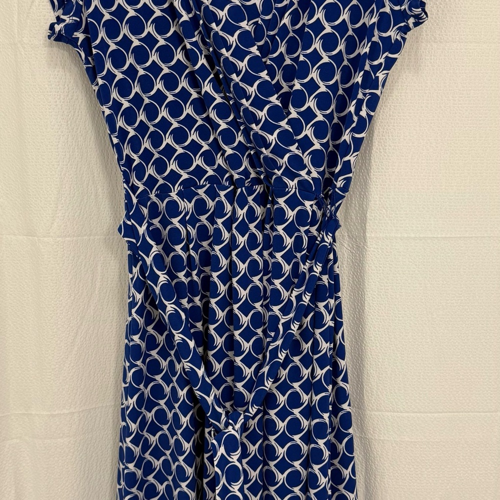 Liz Claiborne Blue and White Geometric Dress